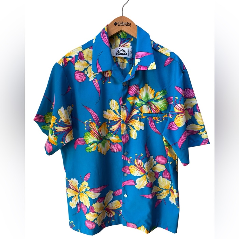 1960s/70s Hilo Hattie’s 100% Polyester Hawaiian Print‎ Button Down Shirt